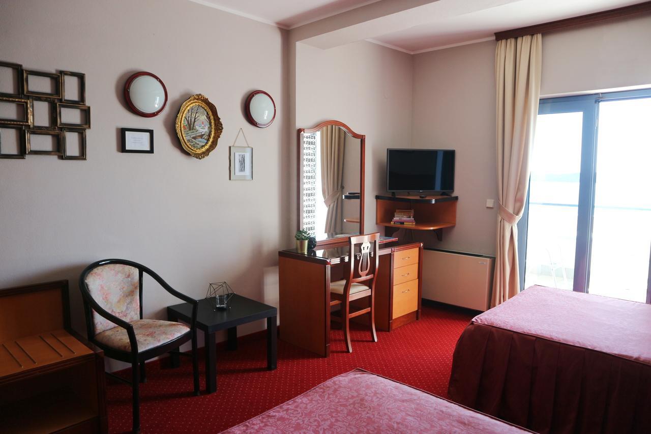 Hotel Bavaria - First Library Hotel Donji Seget Εξωτερικό φωτογραφία